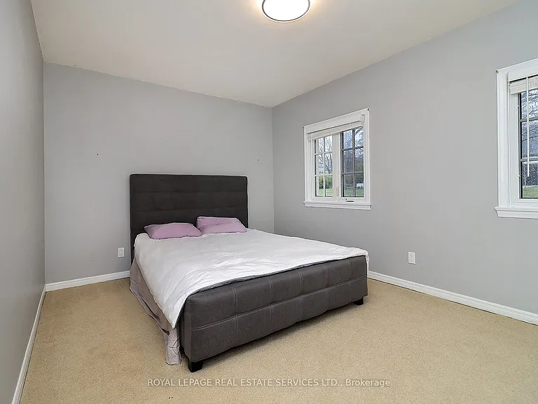 222 Alscot Cres — Photo 8