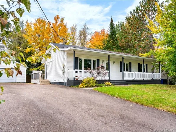 413 Mandeville St, Dieppe, NB E1A 6W1