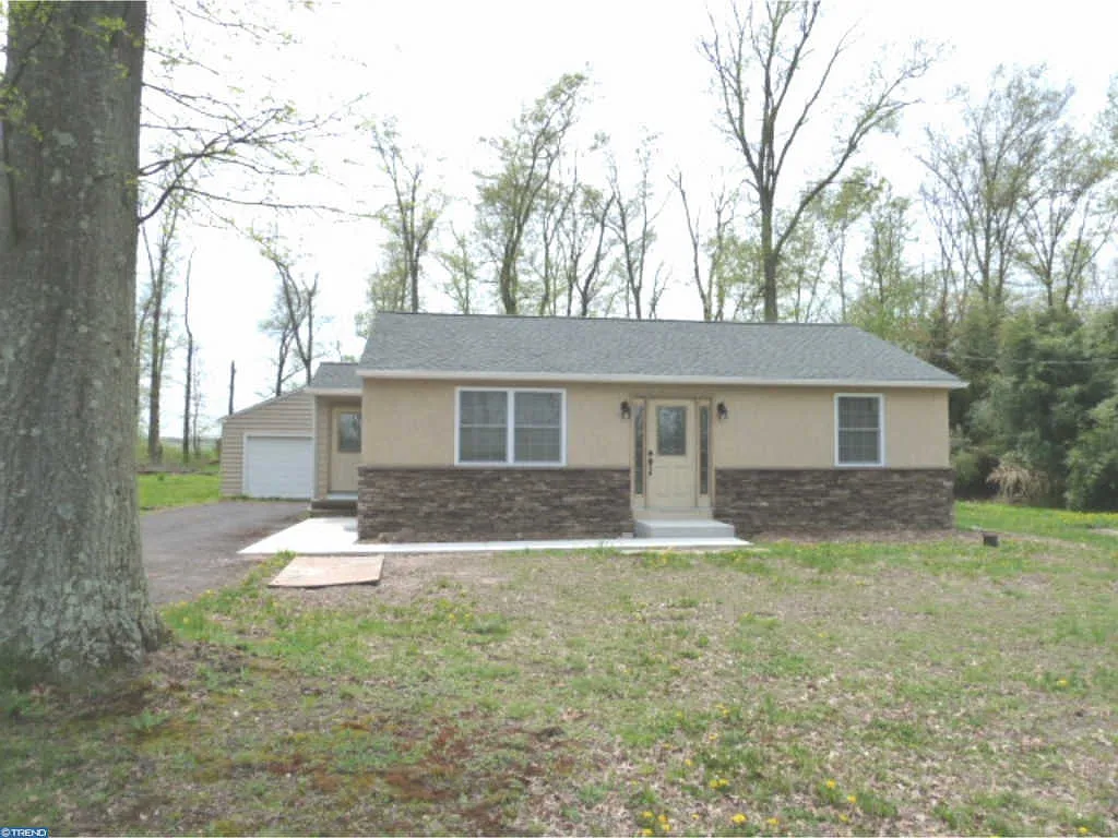 8060 Easton Rd photo 1