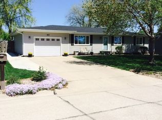 923 Parkridge Ct, York, NE 68467