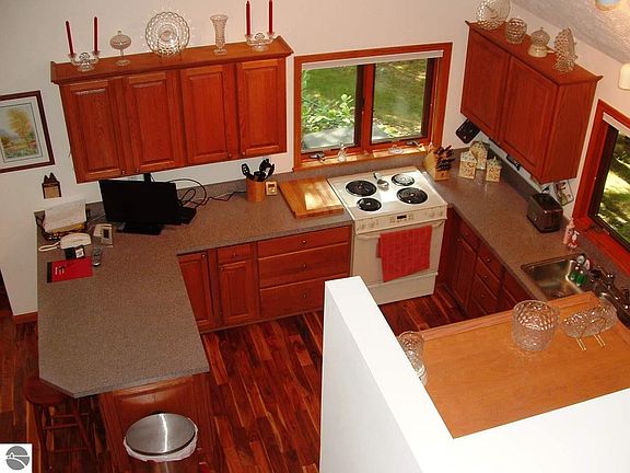4th image of 6895 Timberlake Dr