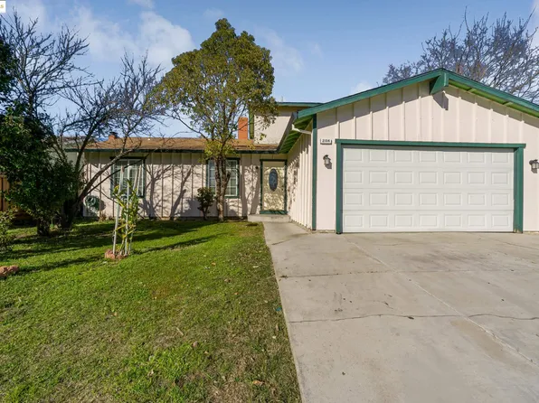 2104 Lopez Dr, Antioch, CA 94509