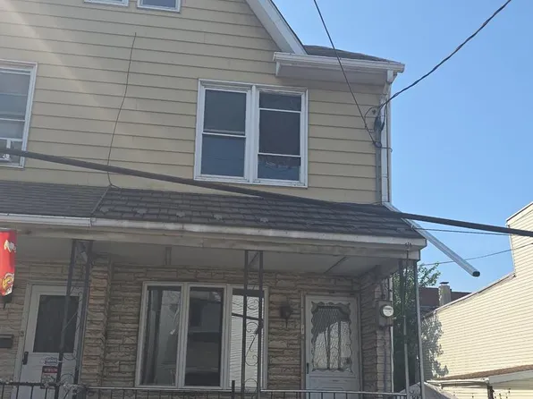 216 W Centre St, Shenandoah, PA 17976