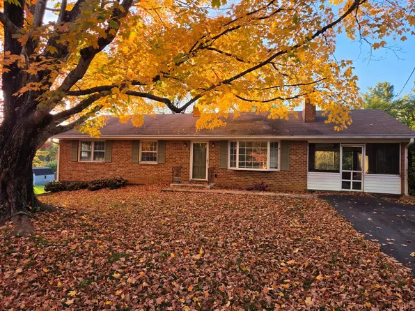 86 Farmington Rd, Lynchburg, VA 24502