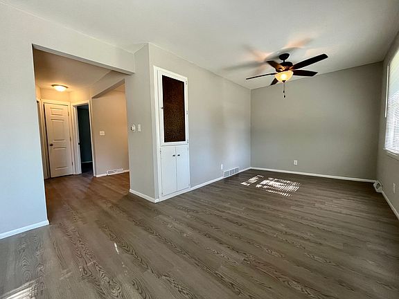 2nd image of 401-433 Donald Dr #11