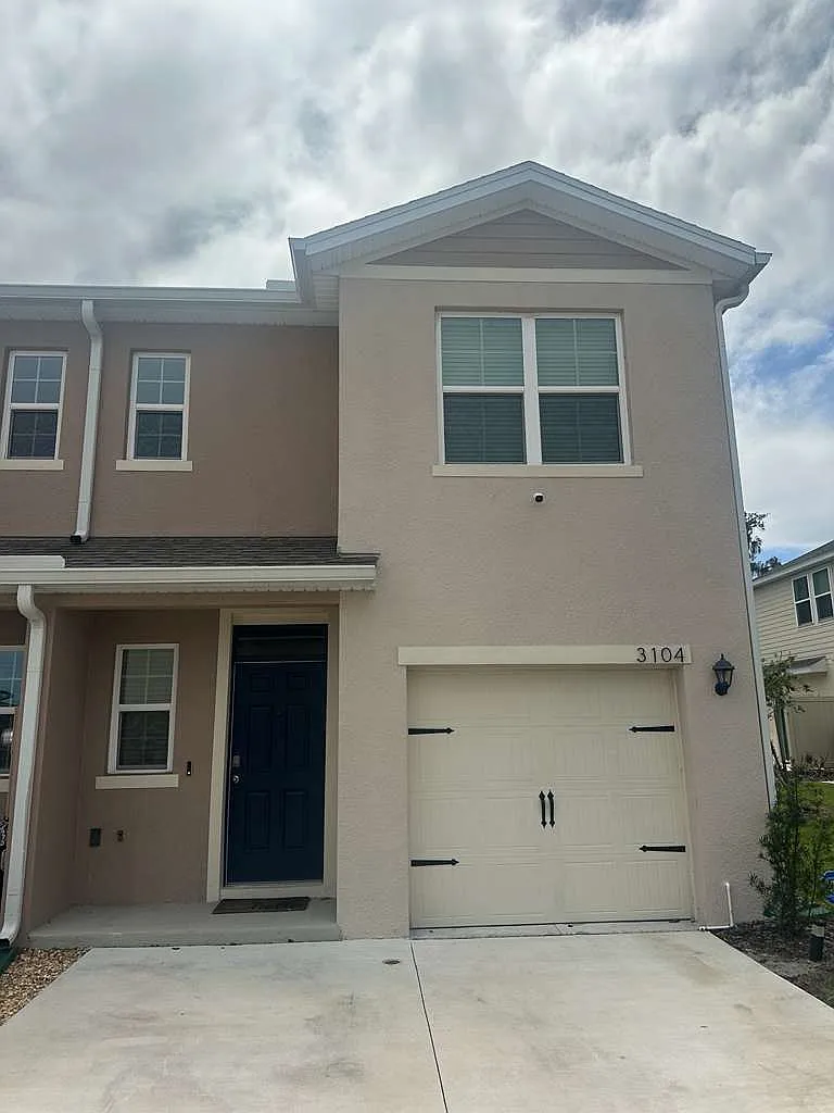3 bed, 1872 sqft, $2,000 — Photo 3
