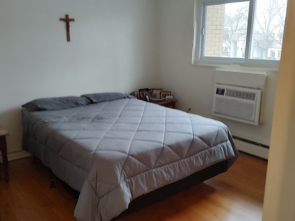 5th image of 7224 W Palatine Ave