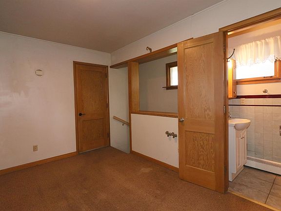 5th image of 205 E 2nd St