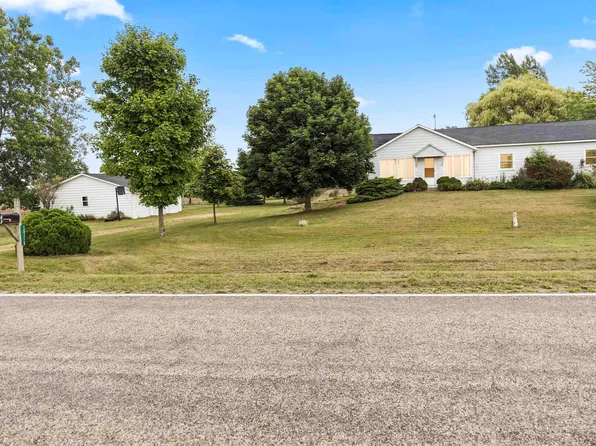 10310 N Bagley Rd, Saint Louis, MI 48880