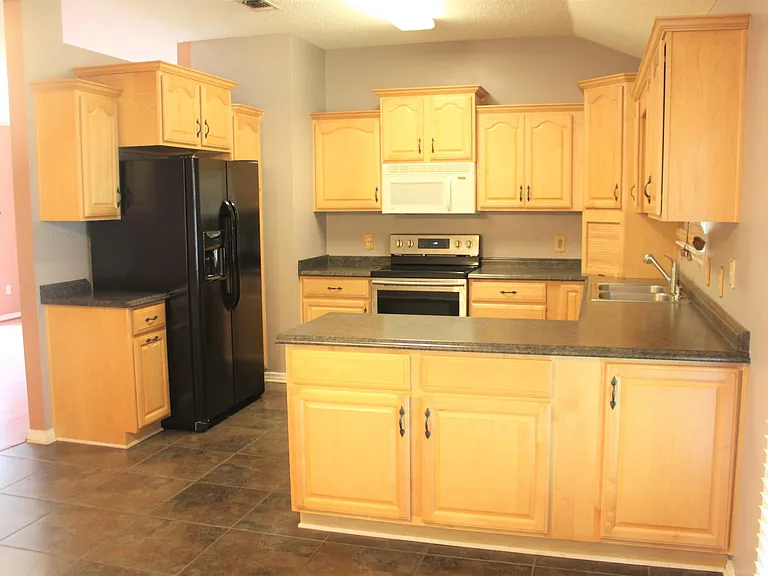 3665 Burton Cir — Photo 3