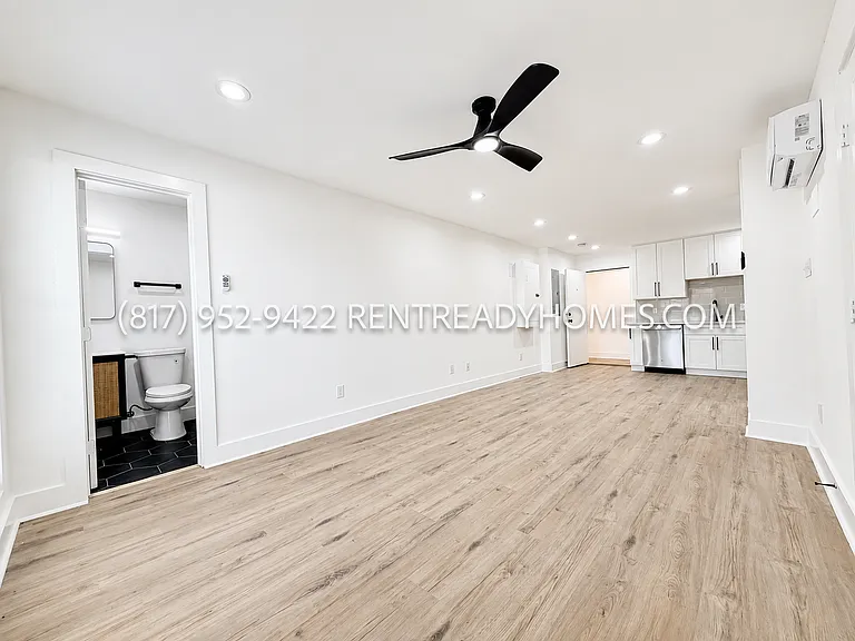 1510 W Jefferson Blvd #103 — Photo 3
