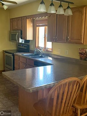 205 W Clay St — Photo 7