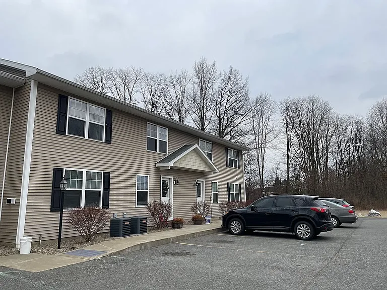 1 1/2 Cimino Ln #1 — Photo 2