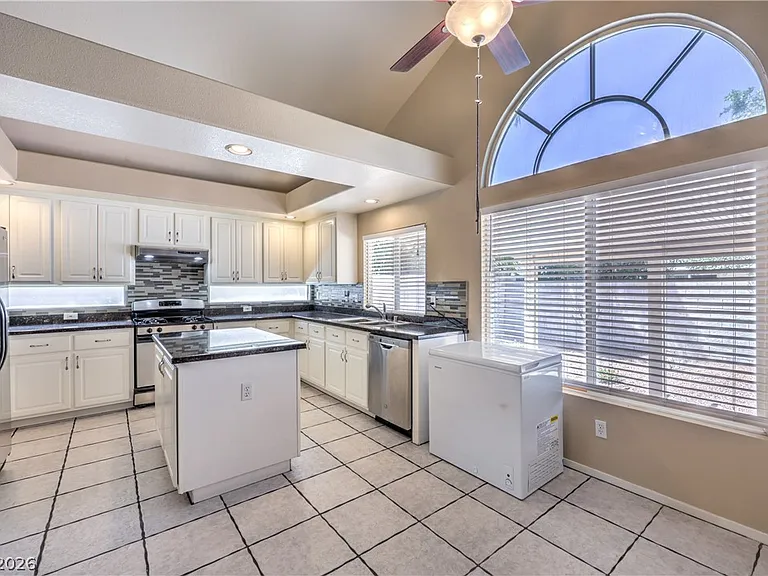 10035 Daybreak Dew Ct — Photo 14
