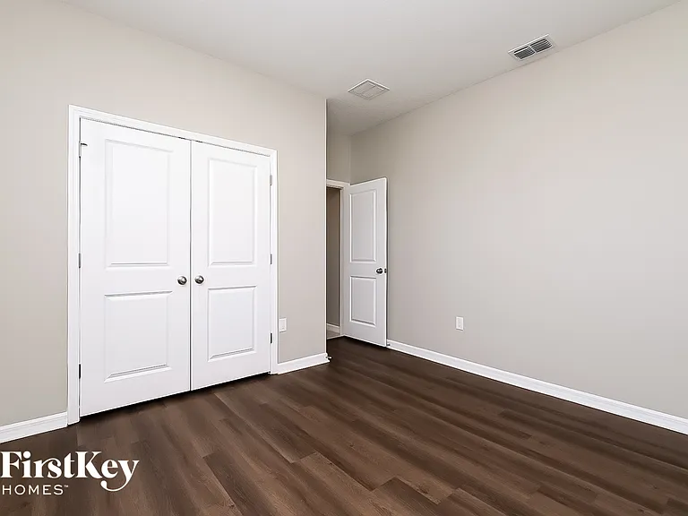 11836 Clare Hill Ave — Photo 10