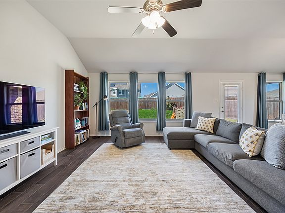 3rd image of 5054 Huffines Blvd