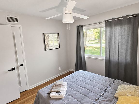 5th image of 2719 Oates Dr