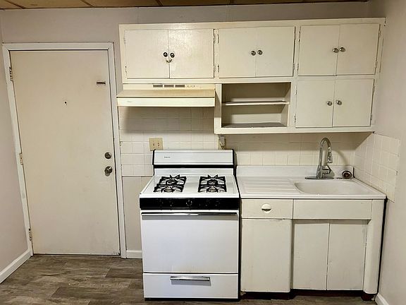 3rd image of 501 W Market St #E