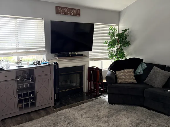 15796 Midwood Dr Unit 4, Granada Hills, CA 91344