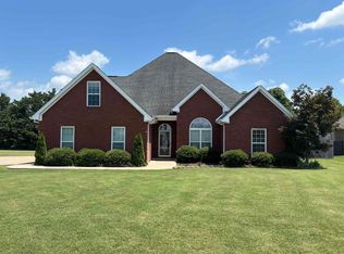 25 Holli Ln, Muscle Shoals, AL 35661