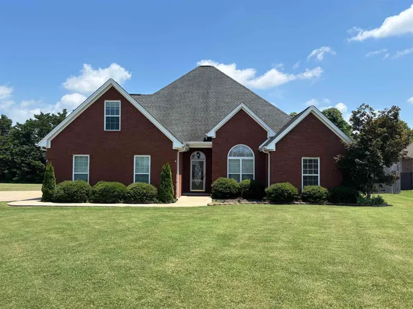 25 Holli Ln, Muscle Shoals, AL 35661