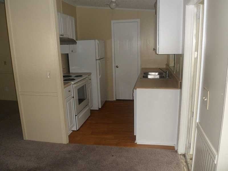 2nd image of 4015 Canary Palm Cir