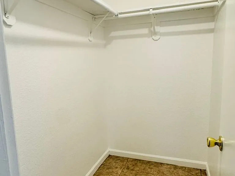 9004 Pine Ridge Way — Photo 20