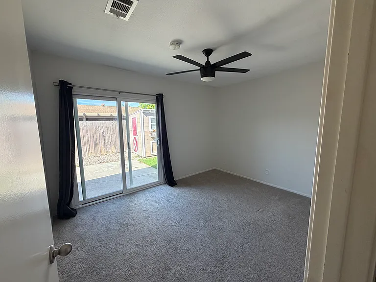 514 Tam O Shanter Dr — Photo 9