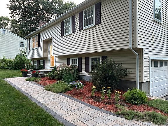 2nd image of 11 Juniper Brook Rd