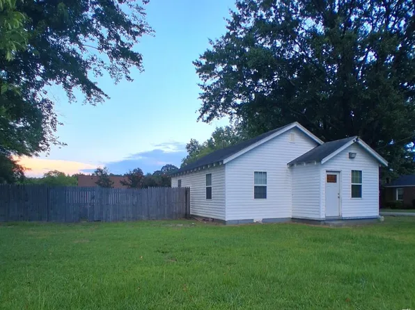 84 Zoo Rd N, Roanoke Rapids, NC 27870