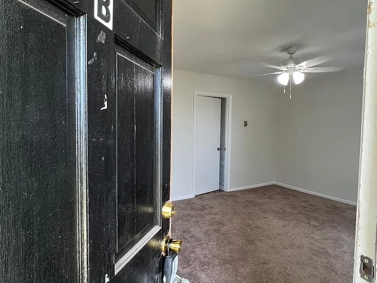 1603 Whisperwood St #B — Photo 5