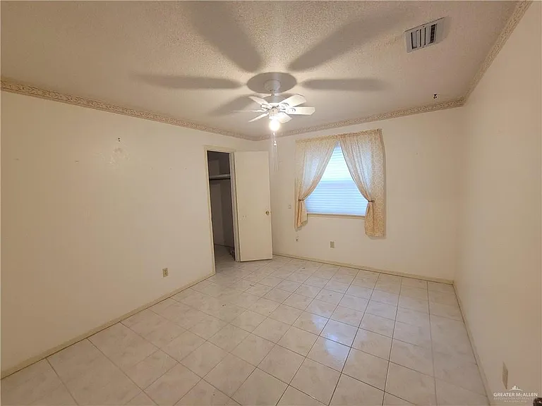 2508 Harvey St — Photo 12