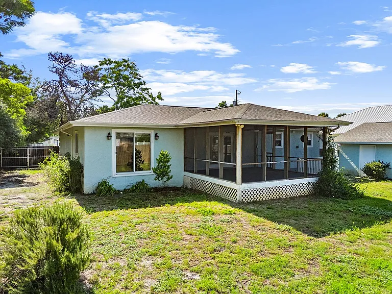 327 Shasta St — Photo 39