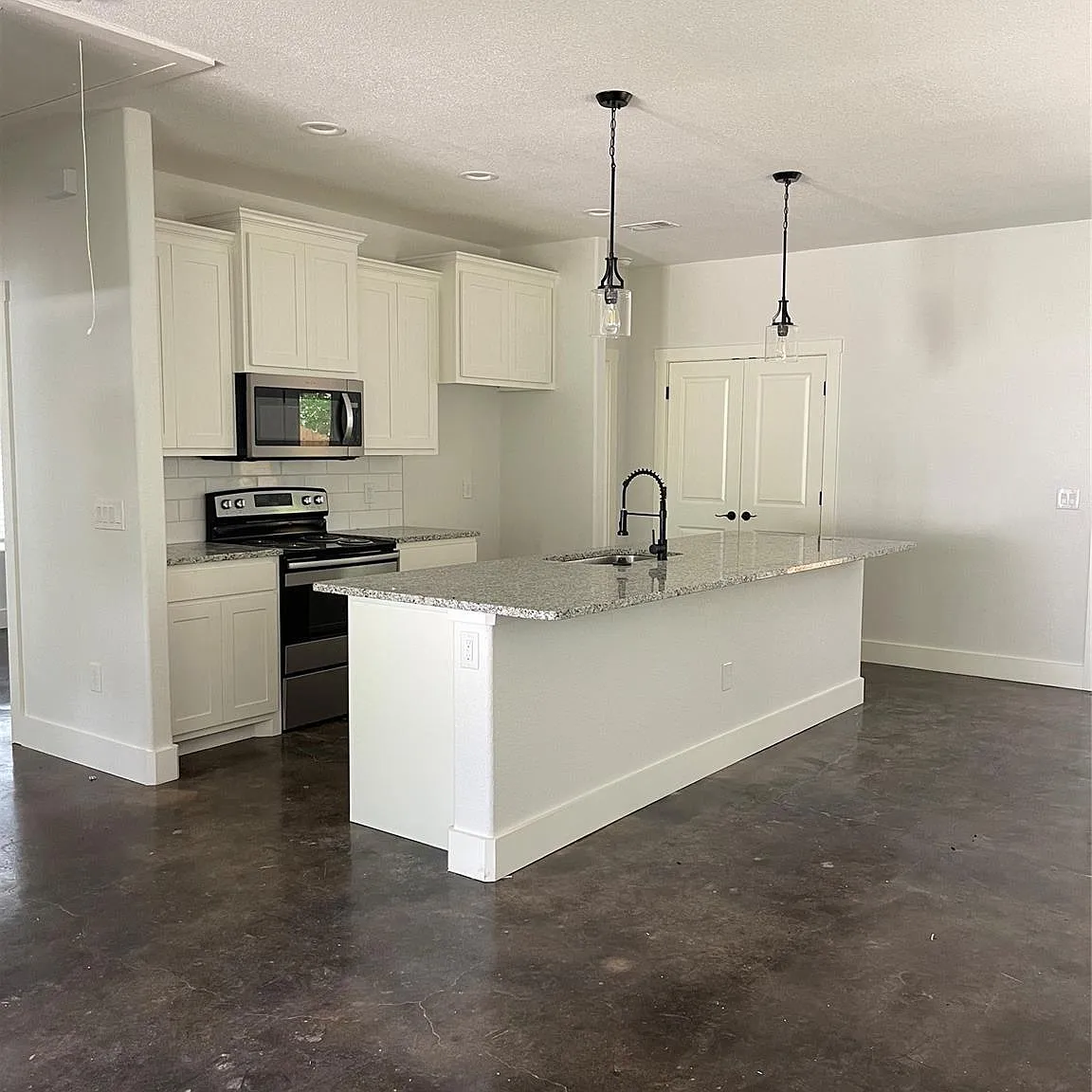 722 East Woodard Street, Denison 75021 — Photo 1
