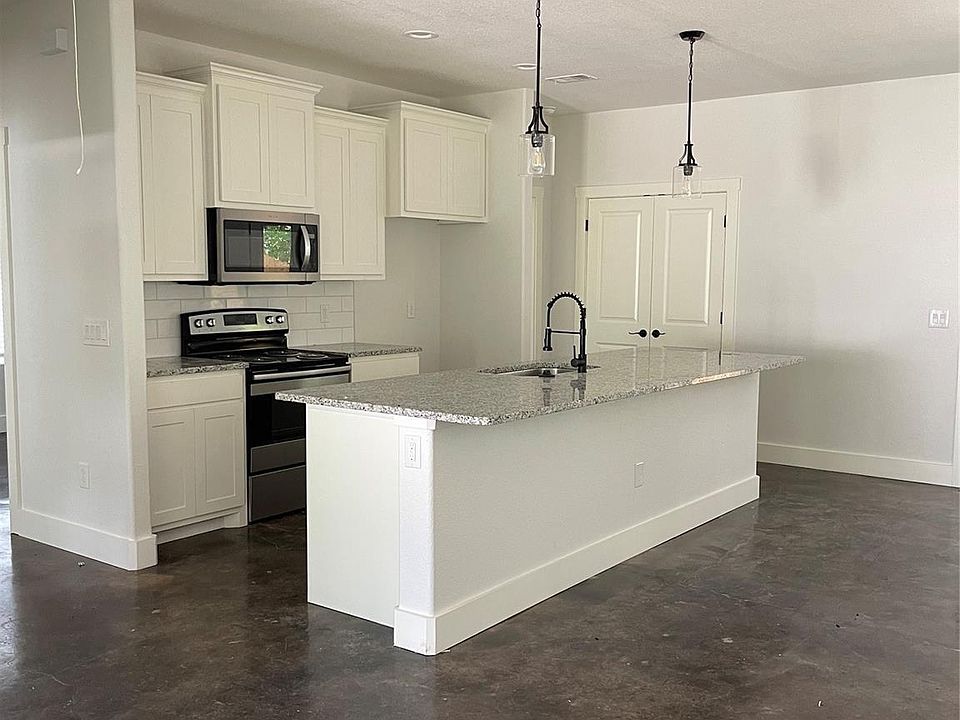 1st image of 722 E Woodard St #75020