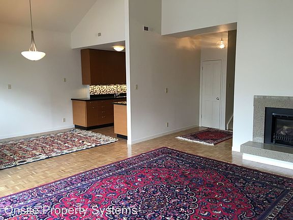 4th image of 707 Castro St APT 3