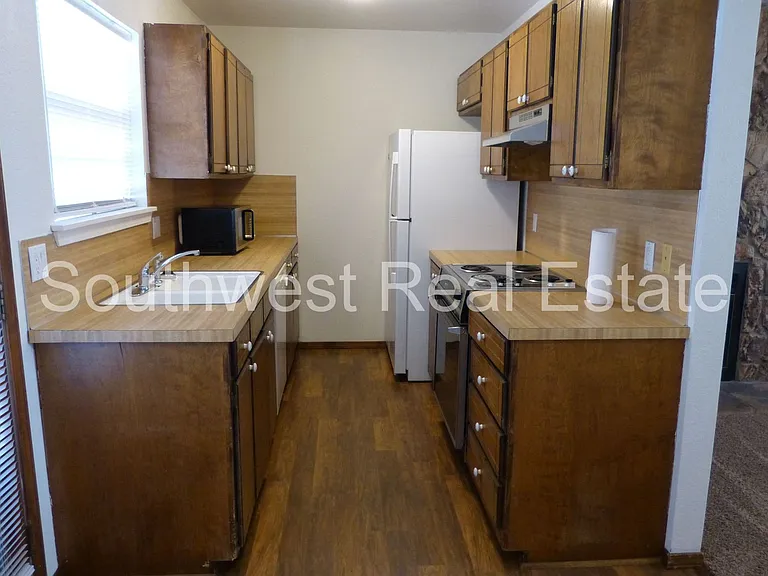 1220 W. Manana Blvd. — Photo 9