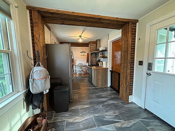 3rd image of 538 Chamberlain Ln