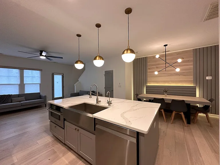 706 Denhoff Dr — Photo 9