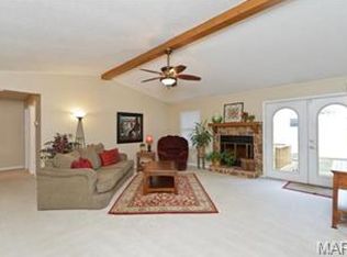 4 Highfield Ct, Saint Charles, MO