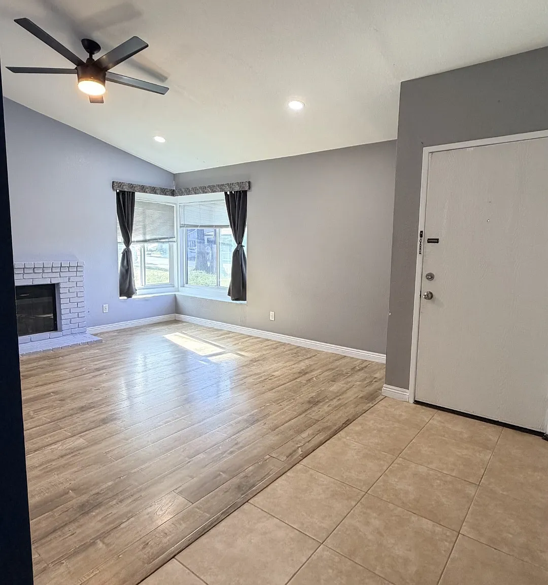 3 bed, 1347 sqft, $3,450 — Photo 1