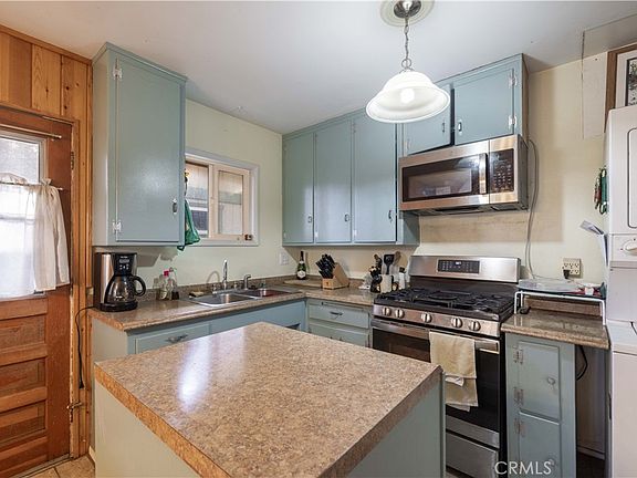 5th image of 39180 Peak Ln