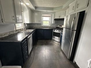 368 Union St #1, Rahway, NJ 07065
