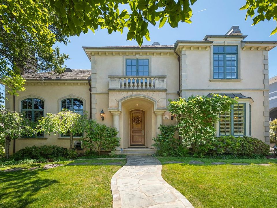 1st image of 107 Clark Dr