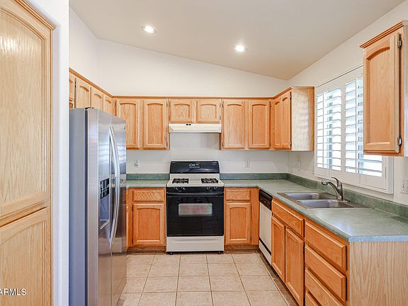 5th image of 15054 W MULBERRY Drive