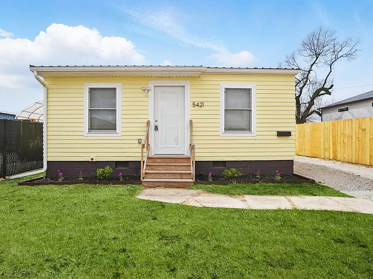 5421 Alger Dr — Photo 2