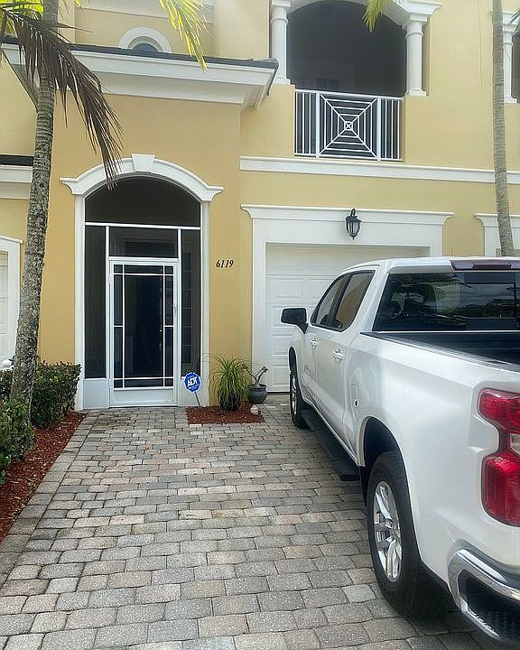 1st image of 6119 NW Helmsdale Way
