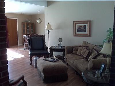 3rd image of 922 N Center St