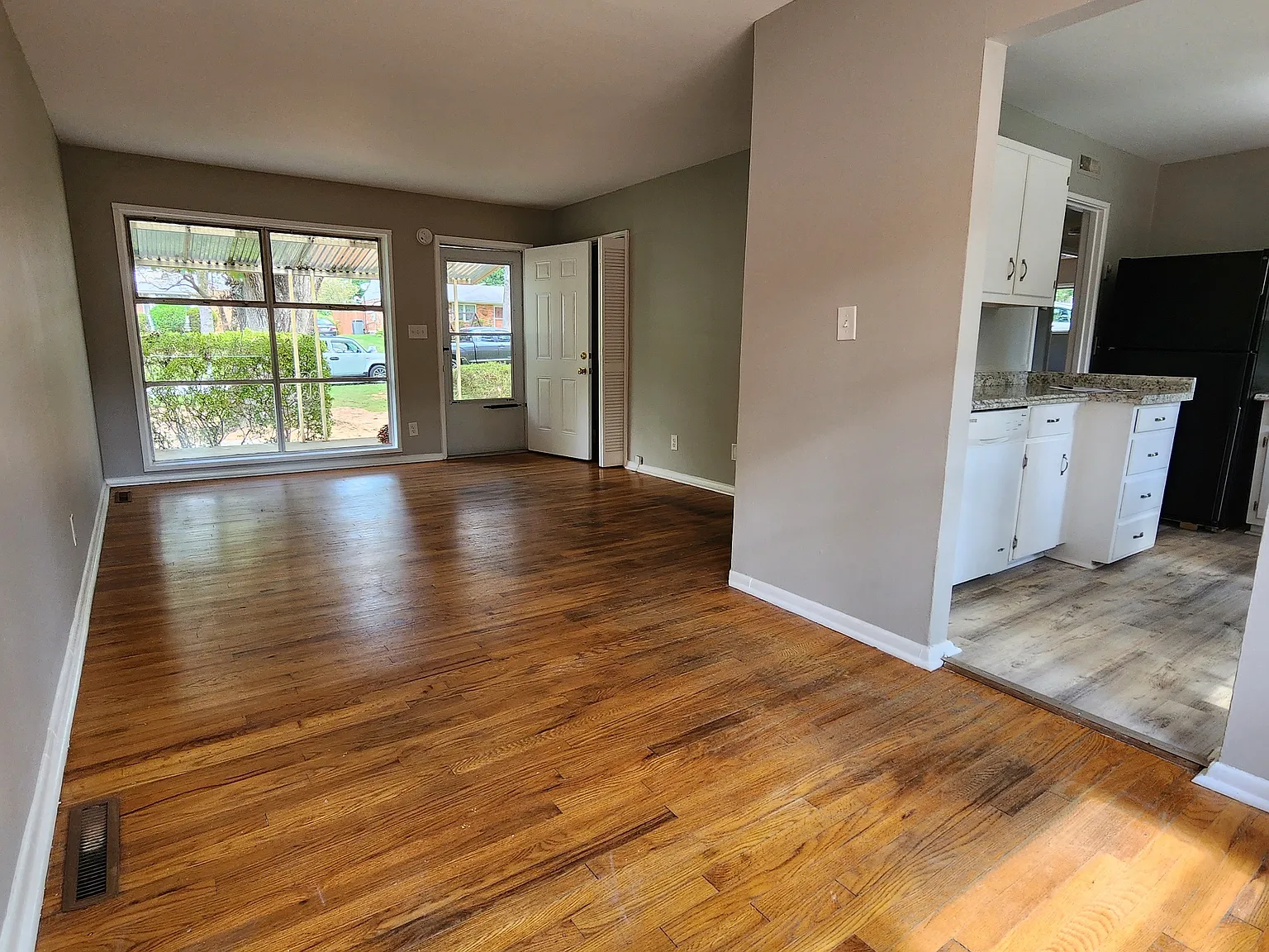 3087 Anthony Dr — Photo 4