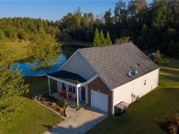 917 Redland Dr, Greensboro, NC 27301